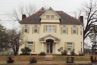 663 Prospect Ave, Hot Springs National Park, AR 71901