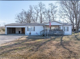 122 N Main St, Dyer, AR 72935