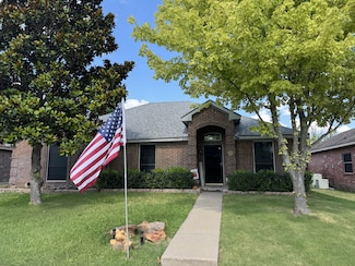 108 Forest Park Ln, Red Oak, TX 75154