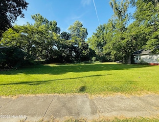 1105 W 3rd St, Greenville, NC 27834