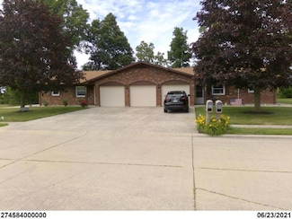 405 Kingswood Ct, Celina, OH 45822