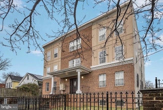 320 61st St NE Unit 101, Washington, DC 20019
