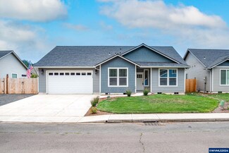 1249 SW 2nd Ave, Mill City, OR 97360
