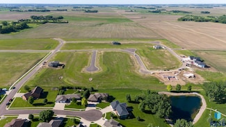 17 High Cross Cir, Crooks, SD 57020