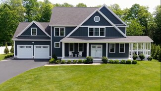 7 Treat Farm Rd, Stratham, NH 03885