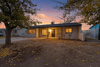 605 Ortiz Dr SE, Albuquerque, NM 87108