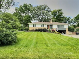 5974 Timberbrook Ln, Columbus, OH 43228