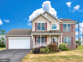 16 Creekwood Dr, Greencastle, PA 17225