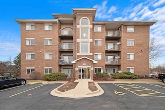 941 N Swift Rd Unit 302, Addison, IL 60101