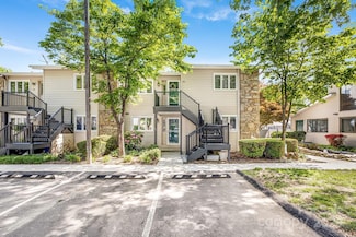 411 Britton Creek Dr Unit 401, Hendersonville, NC 28791