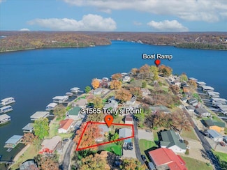 31565 Tony's Point, Gravois Mills, MO 65037