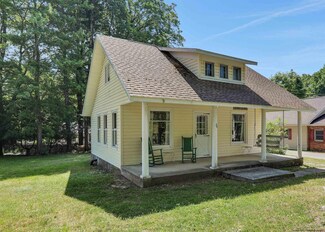34 Manorville Rd, Saugerties, NY 12477
