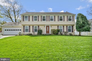 6823 Beechview Dr, Falls Church, VA 22042