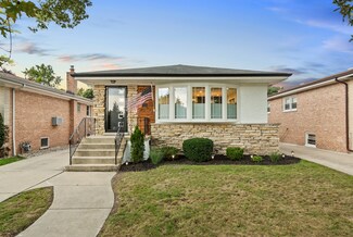 6804 N Dowagiac Ave, Chicago, IL 60646