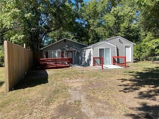 6818 S Benton Ave, Kansas City, MO 64132