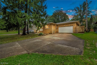 6905 W Pleasant Valley Rd, Cleveland, OH 44129