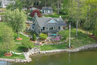 940 Emmons Ln, Newton, NJ 07860