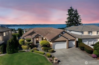 2127 Davis Ct NE, Tacoma, WA 98422