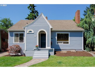 6215 SE Stephens St, Portland, OR 97215