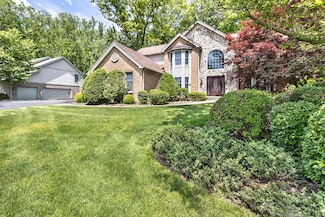 5521 Lohr Lake Dr, Ann Arbor, MI 48108