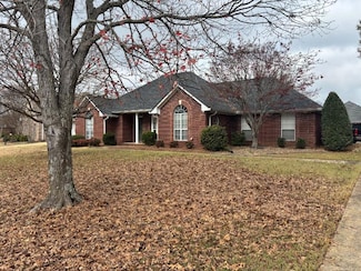 4590 Meadow Ridge Dr, Tupelo, MS 38801