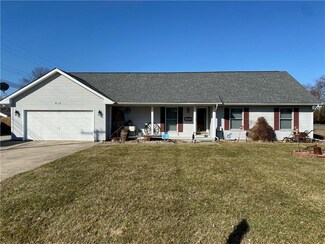 615 Beechwood Ave, Middletown, IN 47356