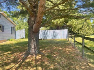 25 Meadow Ln, Vergennes, VT 05491