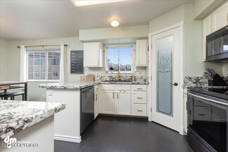 6811 Gold Kings Cir Unit B, Anchorage, AK 99504