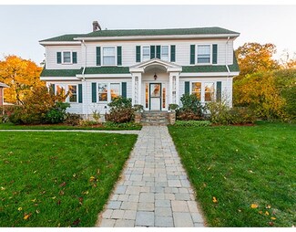 918 Commonwealth Ave, Newton Center, MA 02459