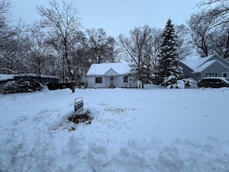 99 Vanderveen Ave, Holland, MI 49424