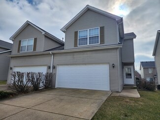 1213 Colonial Ave, Bloomington, IL 61701