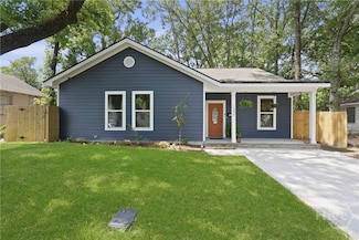 1221 E 68th St, Savannah, GA 31404