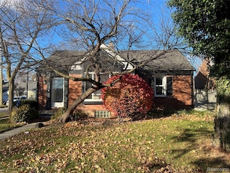 1678 Taunton Rd, Birmingham, MI 48009