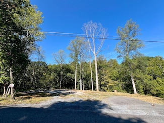 215 V E Rd S, Lynchburg, VA 24503