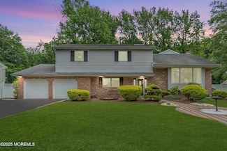 25 Canadian Woods Rd, Marlboro, NJ 07746