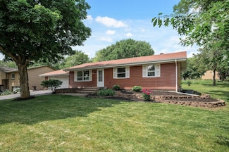 17900 Weaver Lake Dr, Osseo, MN 55311