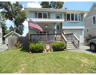 107 Wollaston St, Springfield, MA 01119