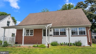 6961 Pawling St, Philadelphia, PA 19128