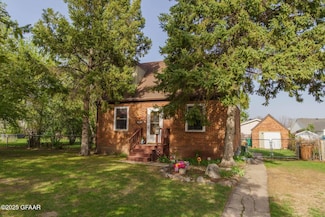822 5th Ave NW, East Grand Forks, MN 56721