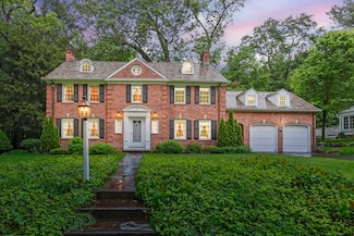 84 Englewood Rd, Longmeadow, MA 01106