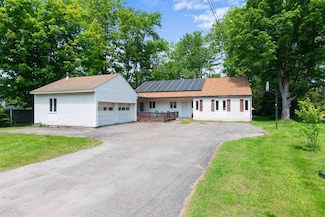 112 Jericho Rd, Essex Junction, VT 05452