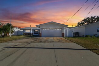545 Lillian Dr, Madeira Beach, FL 33708