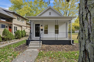 807 N Morris Ave, Bloomington, IL 61701