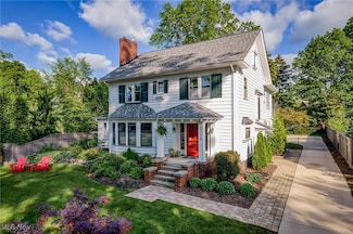 2710 W Saint James Pkwy, Cleveland, OH 44106