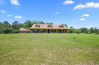 115 St James Dr, Leesville, LA 71466