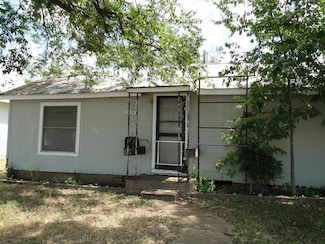 1308 Ford St, Llano, TX 78643