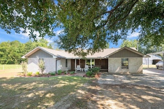 12175 Peairs Rd, Zachary, LA 70791