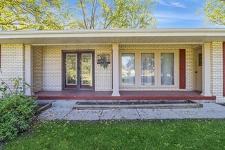 1919 E Army Post Rd, Des Moines, IA 50320