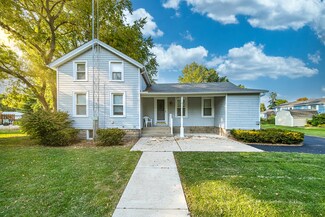 450 E Lasalle St, Somonauk, IL 60552
