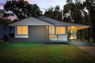 11225 E 15th St S, Independence, MO 64052